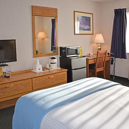 Americas Best Value Inn & Suites - Tahquamenon Country Newberry Eksteriør bilde