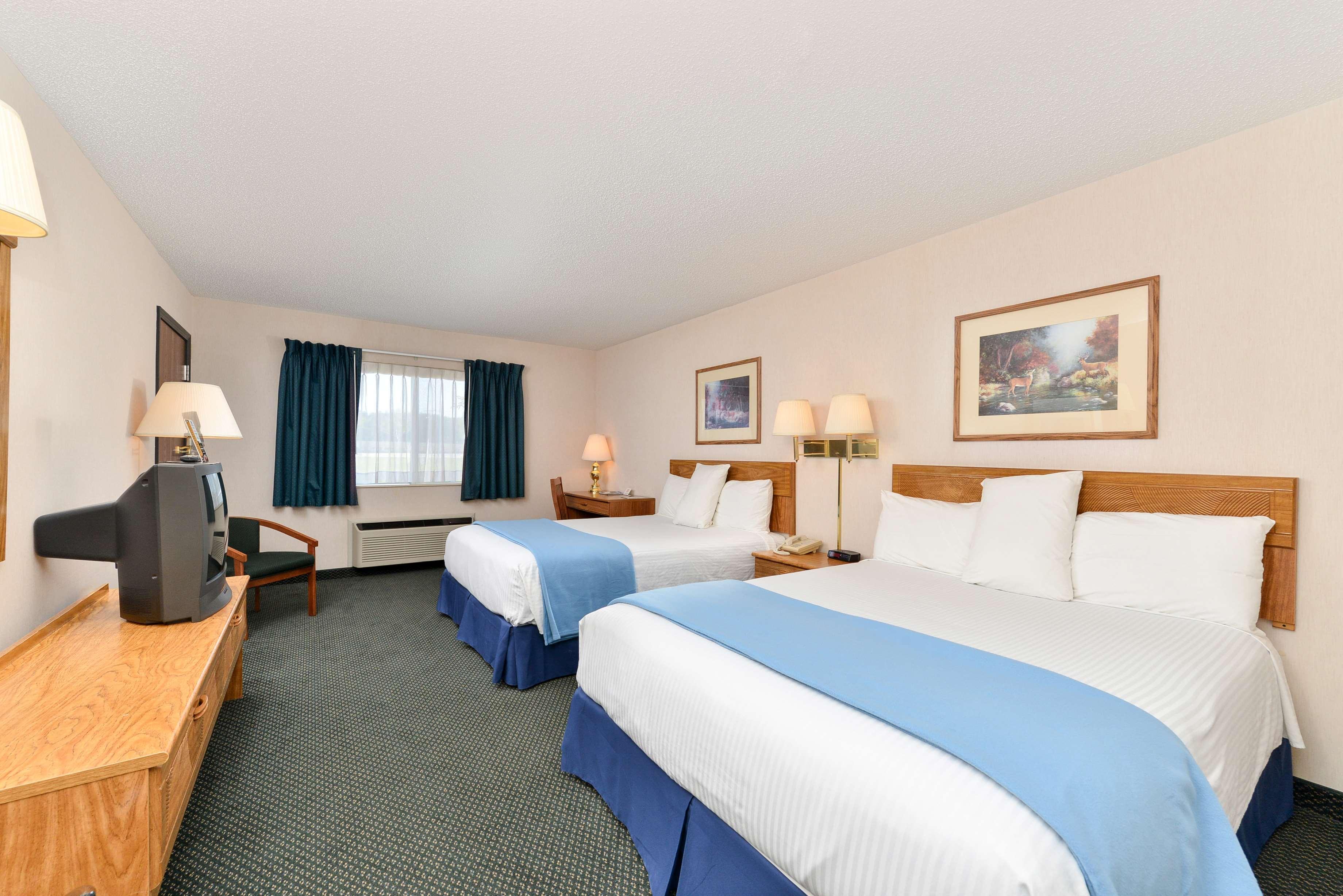 Americas Best Value Inn & Suites - Tahquamenon Country Newberry Eksteriør bilde