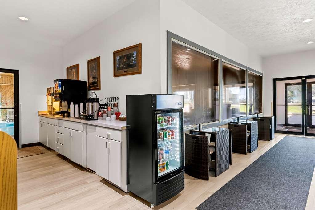 Americas Best Value Inn & Suites - Tahquamenon Country Newberry Restaurant bilde