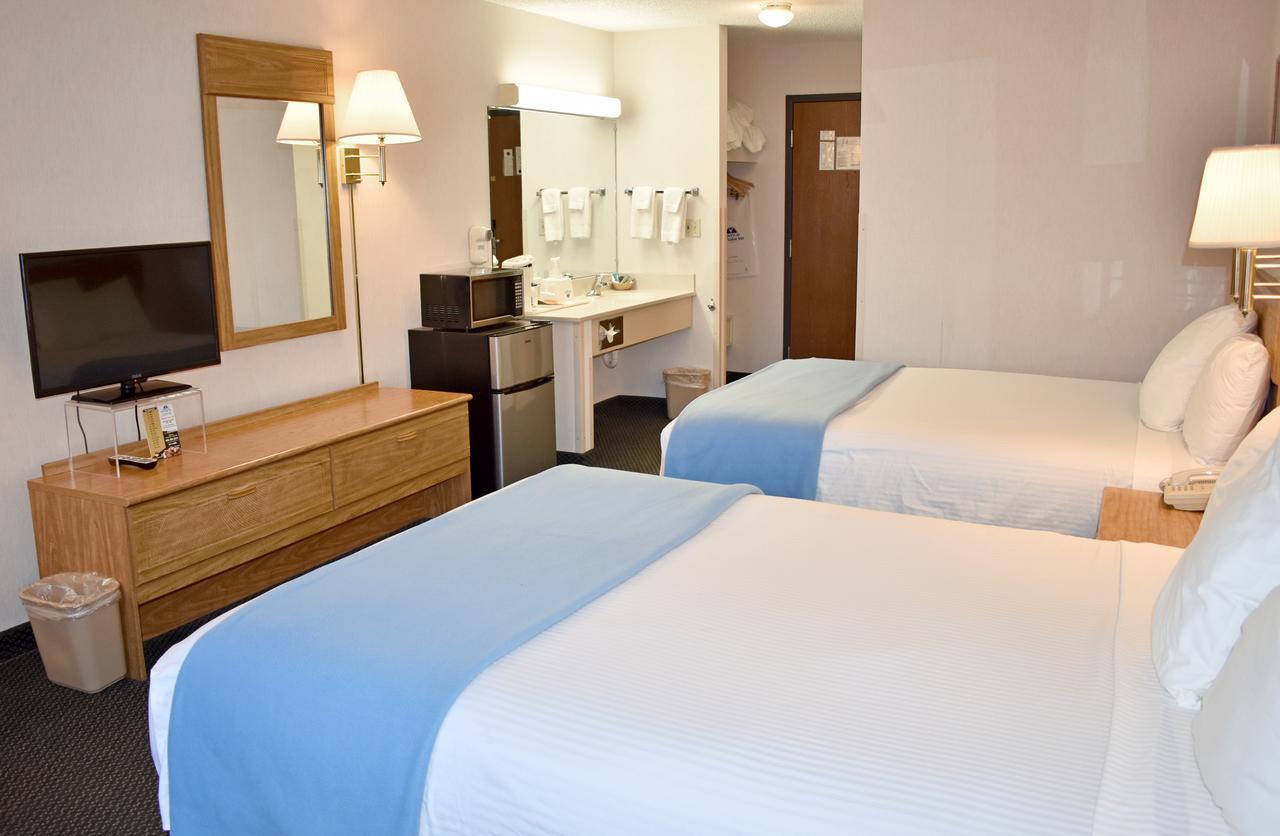 Americas Best Value Inn & Suites - Tahquamenon Country Newberry Eksteriør bilde