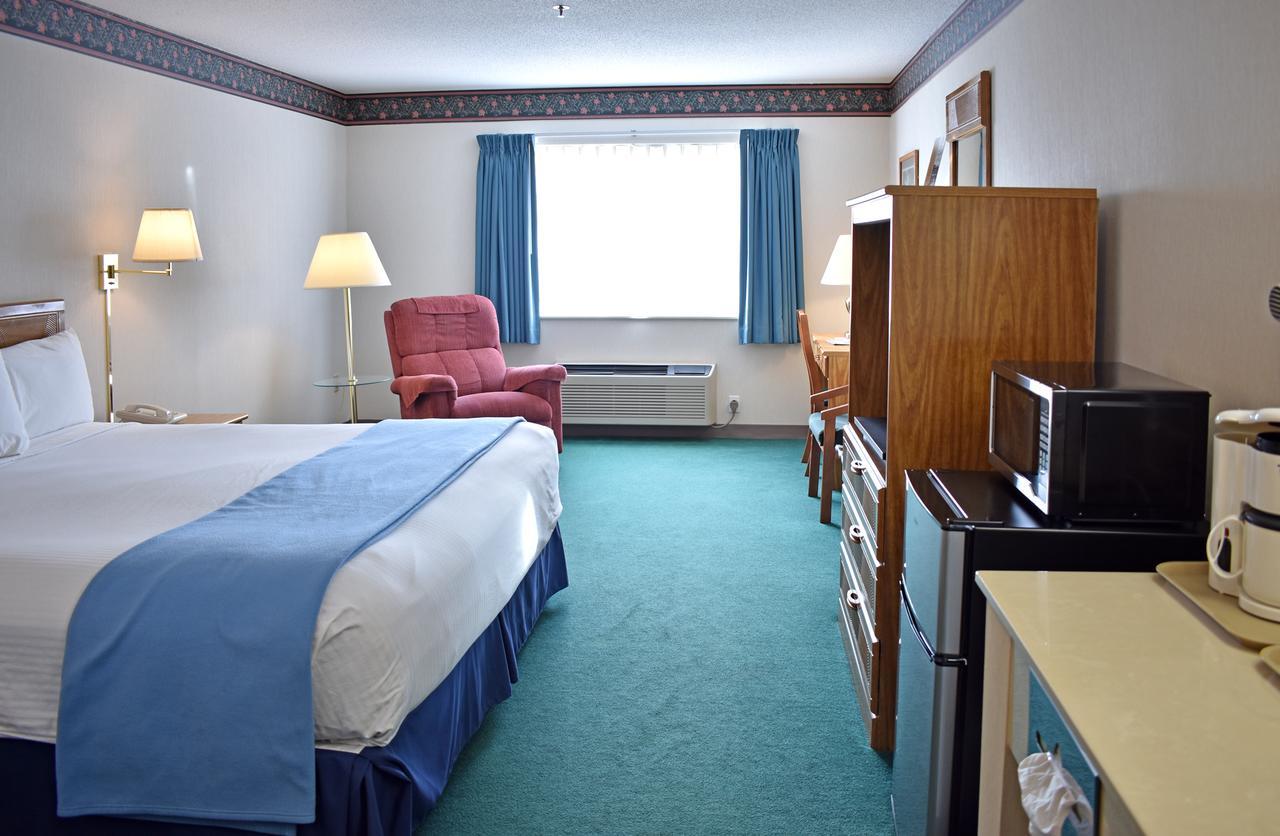 Americas Best Value Inn & Suites - Tahquamenon Country Newberry Eksteriør bilde