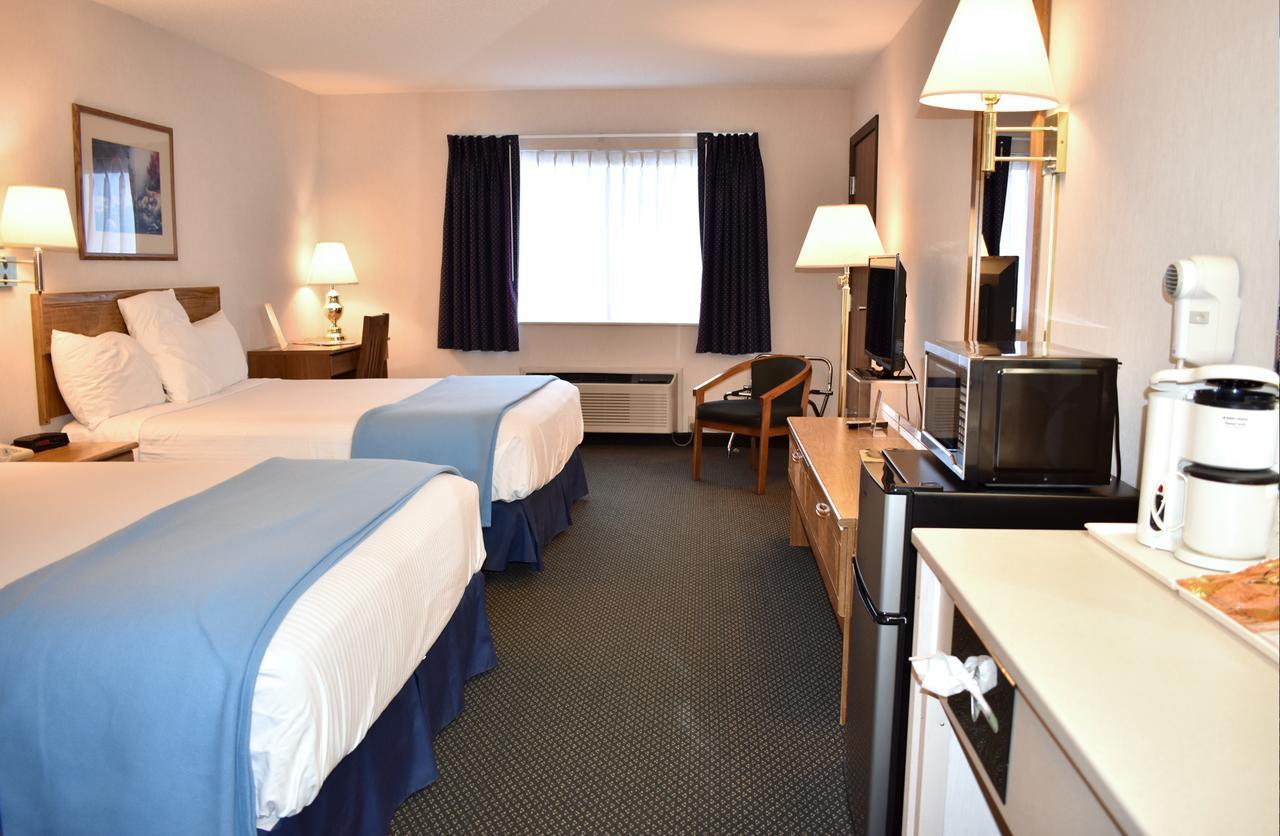 Americas Best Value Inn & Suites - Tahquamenon Country Newberry Eksteriør bilde
