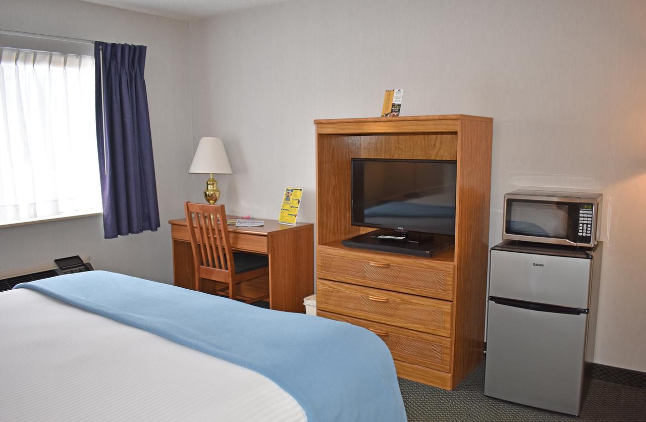 Americas Best Value Inn & Suites - Tahquamenon Country Newberry Eksteriør bilde