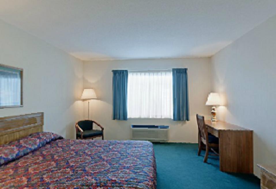 Americas Best Value Inn & Suites - Tahquamenon Country Newberry Eksteriør bilde